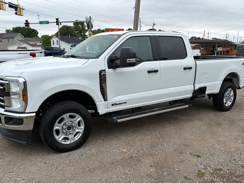 Used 2025 Ford F250 XLT AWD/4WD image 4