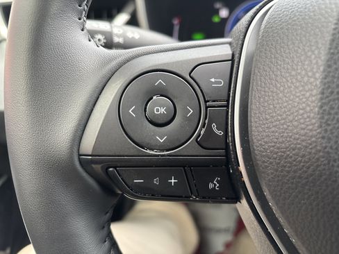 Certified 2025 Toyota Corolla XLE FWD image 19