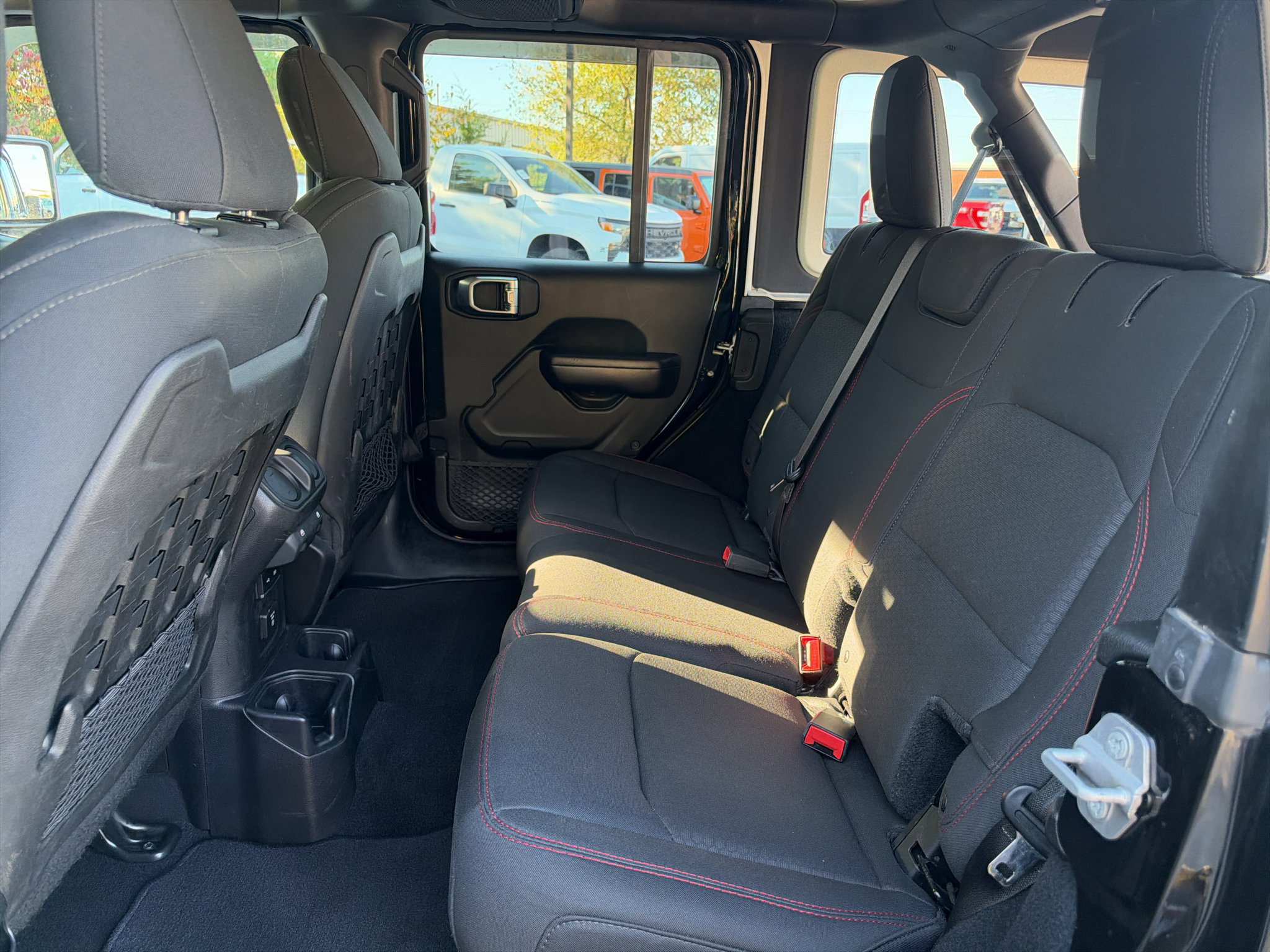 Used 2018 Jeep Wrangler Unlimited Rubicon AWD/4WD image 25