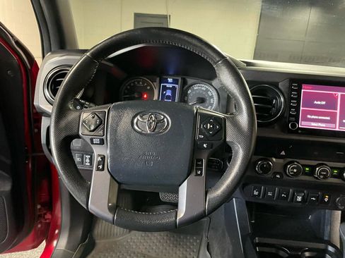 Used 2020 Toyota Tacoma TRD Sport w/ Technology Package AWD/4WD image 15