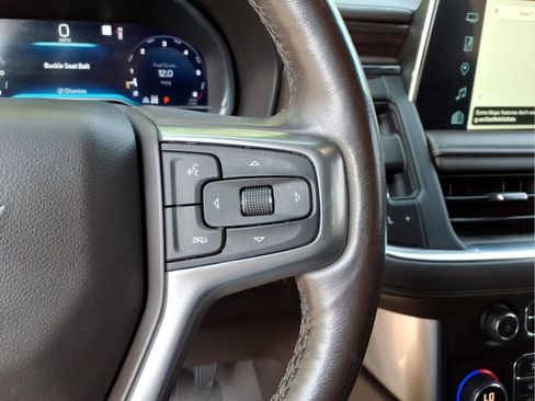 Certified 2022 Chevrolet Tahoe Z71 w/ Luxury Package AWD/4WD image 10