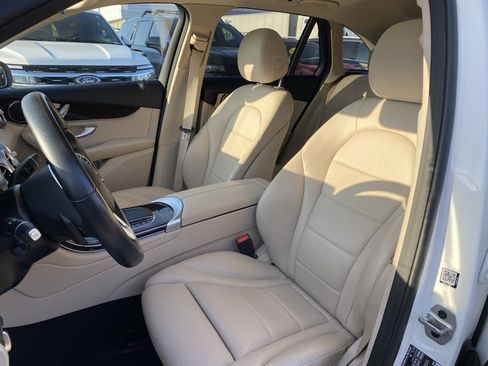 Used 2022 Mercedes-Benz GLC 300 image 22