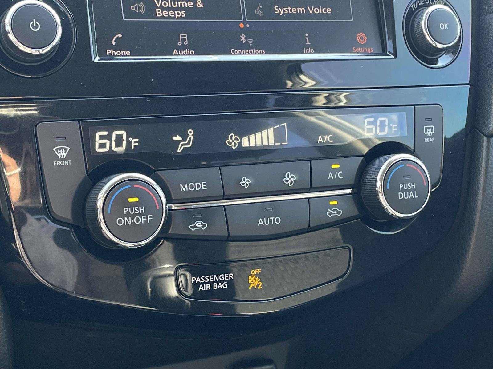 Used 2020 Nissan Rogue SV FWD image 18