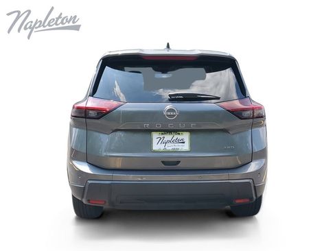 Used 2025 Nissan Rogue SV AWD/4WD image 4