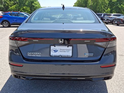 Used 2024 Honda Accord Touring image 6