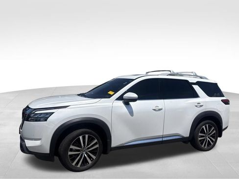 Used 2025 Nissan Pathfinder Platinum AWD/4WD image 21