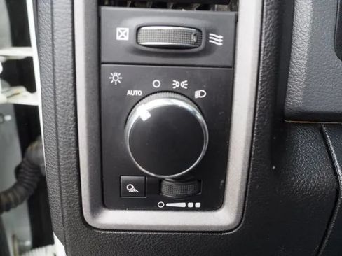 Used 2016 RAM 2500 Tradesman w/ Chrome Appearance Group AWD/4WD image 8