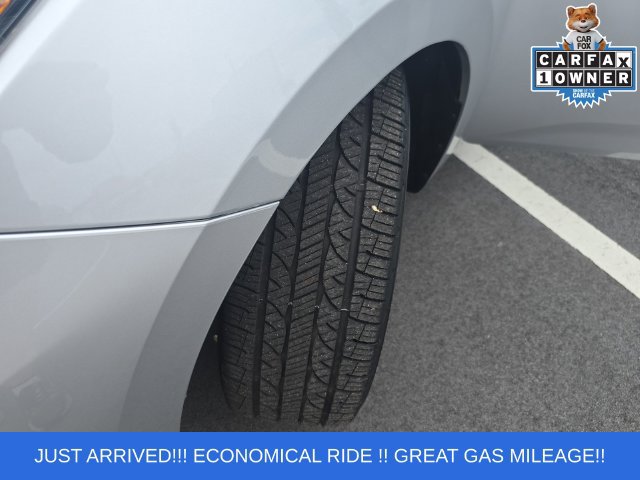 Used 2025 Nissan Versa SV FWD image 18
