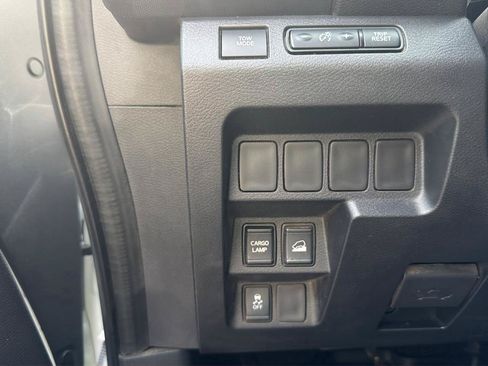 Used 2022 Nissan Frontier SV AWD/4WD image 18