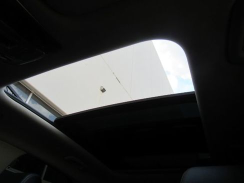 Used 2023 Genesis GV70 2.5T w/ Select Package image 7