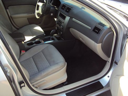 Used 2012 Ford Fusion SE FWD image 9