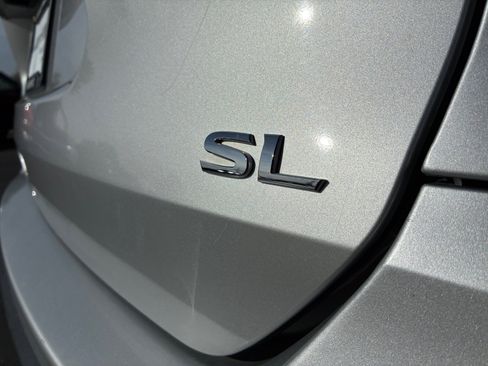 Used 2018 Nissan Rogue SL FWD image 24