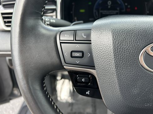 Used 2025 Toyota Camry SE FWD image 25