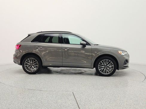 Used 2023 Audi Q3 2.0T Premium w/ Convenience Package AWD/4WD image 4