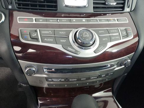 Used 2019 INFINITI Q70 Luxe w/ Proactive Package image 18