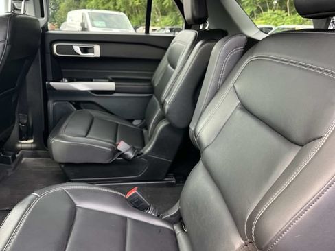 Used 2024 Ford Explorer XLT w/ Equipment Group 202A AWD/4WD image 25