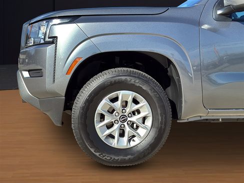 Used 2024 Nissan Frontier SV image 26