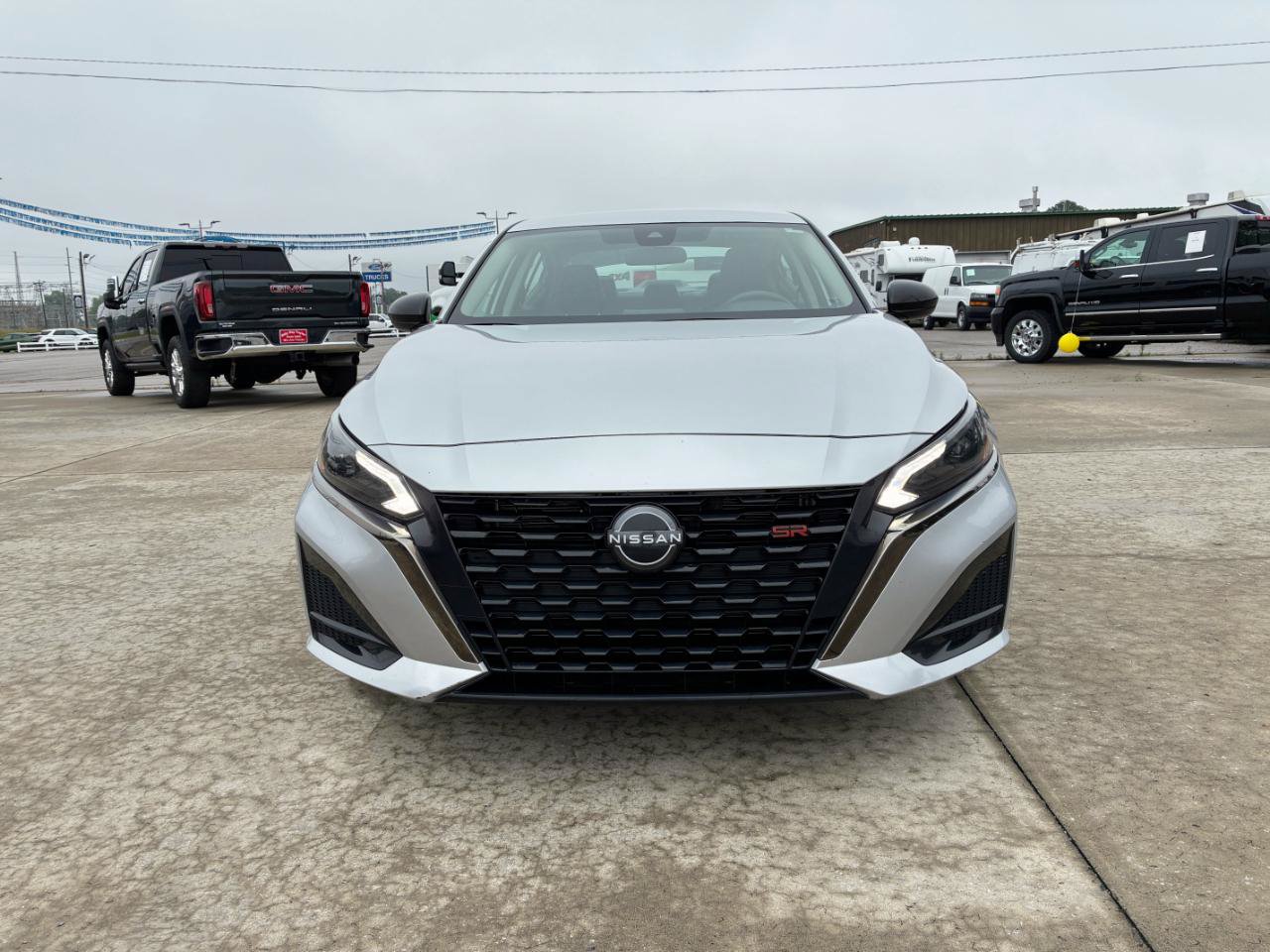 Used 2024 Nissan Altima 2.5 SR FWD image 3