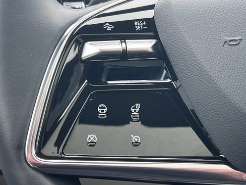 Certified 2024 Cadillac Lyriq Luxury AWD/4WD image 20
