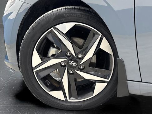 Used 2023 Hyundai Elantra Limited image 34