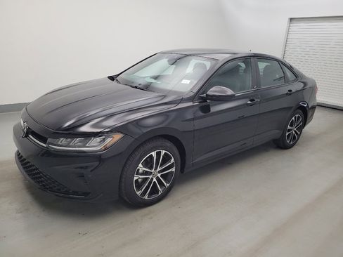 Used 2025 Volkswagen Jetta Sport FWD image 2