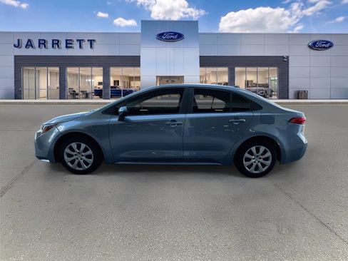 Used 2020 Toyota Corolla LE FWD image 4