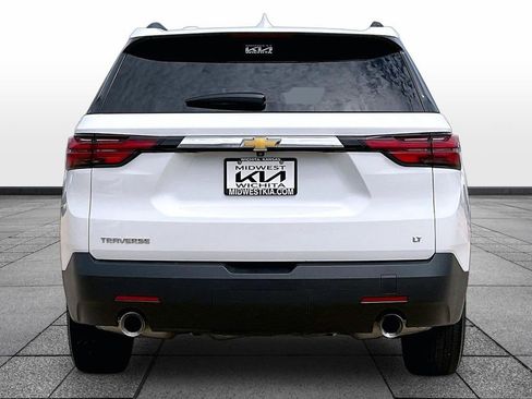 Used 2023 Chevrolet Traverse LT FWD image 4
