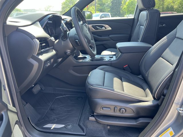 Used 2023 Chevrolet Traverse Premier w/ Redline Edition FWD image 20