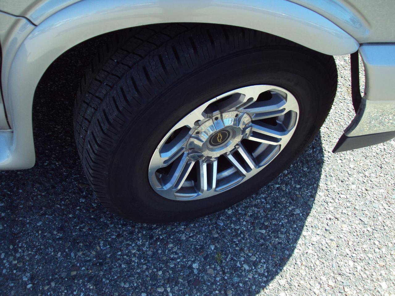 Used 2023 Chevrolet Express 2500 Extended RWD image 35
