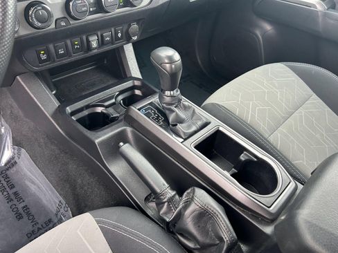 Used 2023 Toyota Tacoma TRD Off-Road w/ Advanced Technology Package AWD/4WD image 19