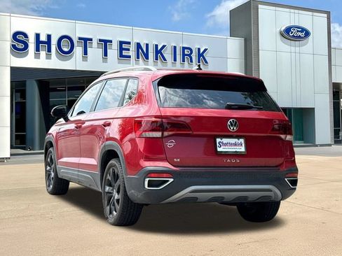 Used 2024 Volkswagen Taos SE w/ Panoramic Sunroof Package FWD image 7