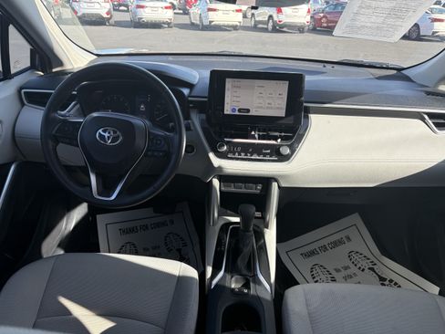 Used 2023 Toyota Corolla Cross LE AWD/4WD image 12