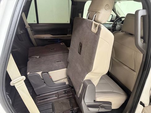 Used 2018 Ford Expedition Limited w/ Equipment Group 301A image 41