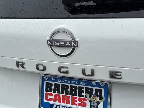 Used 2024 Nissan Rogue S image 30