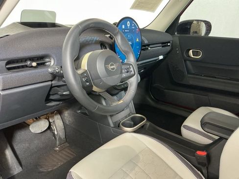 Certified 2025 MINI Cooper S image 19