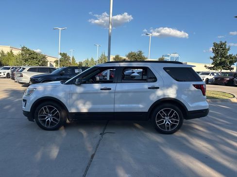 Used 2018 Ford Explorer Sport w/ Equipment Group 401A image 8