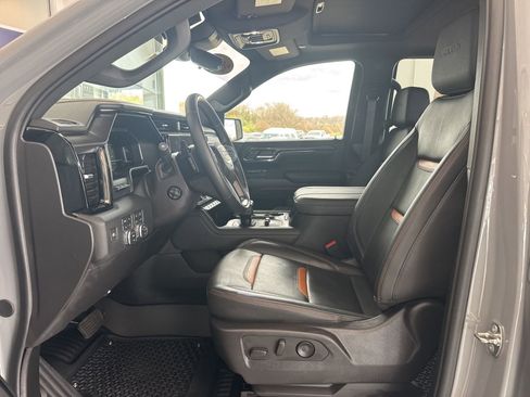 Used 2024 GMC Sierra 1500 AT4 w/ Technology Package image 24