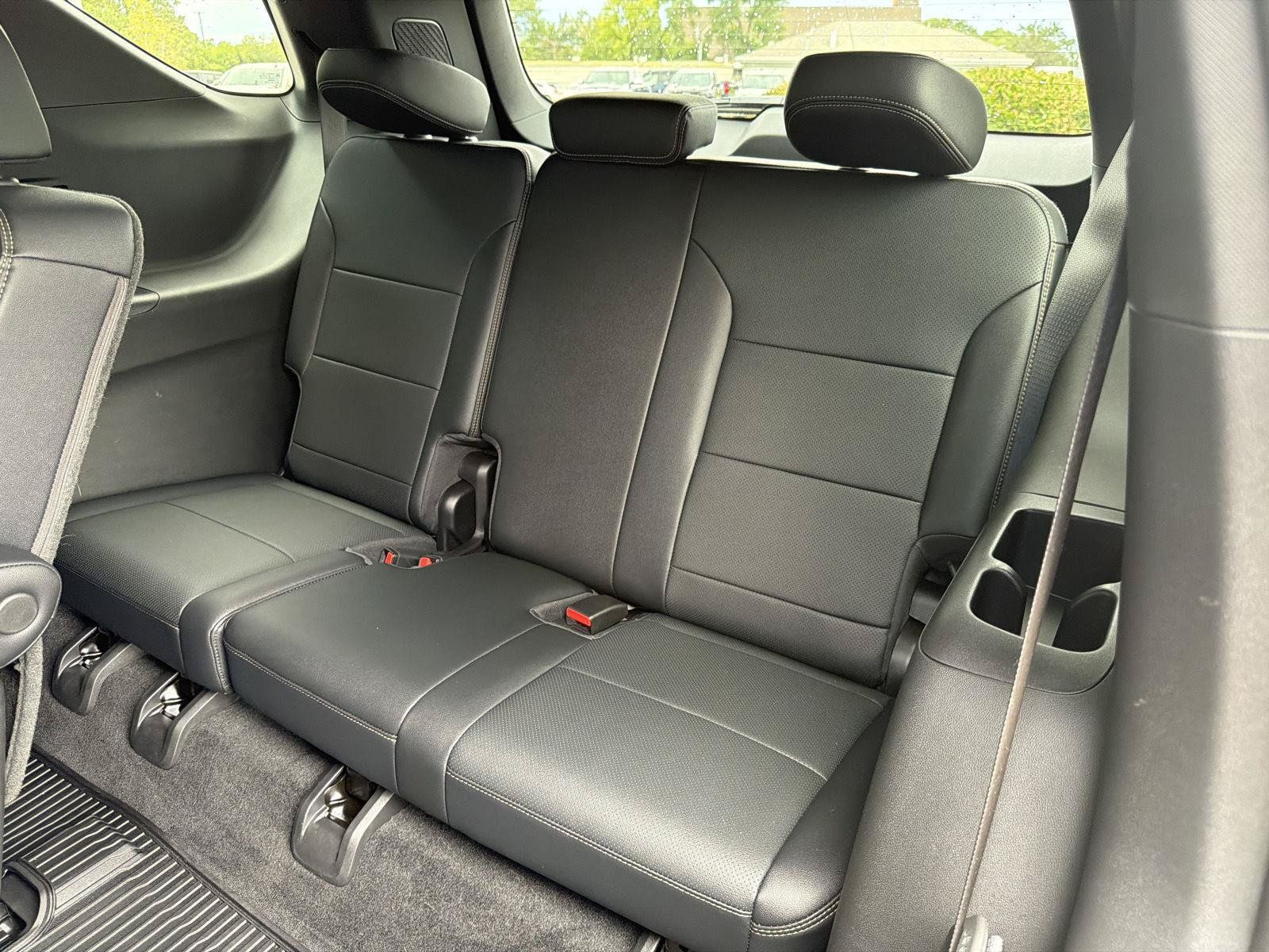 Used 2026 Chevrolet Traverse High Country w/ LPO, Floor Liner Package AWD/4WD image 43