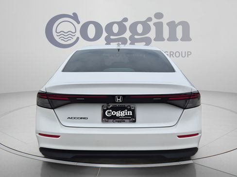 Certified 2023 Honda Accord EX image 5
