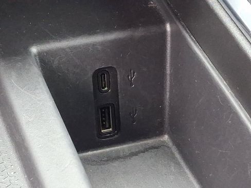 Used 2025 GMC Acadia Elevation image 24