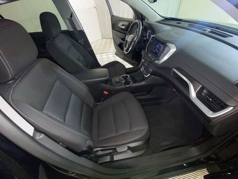 Used 2024 GMC Terrain SLE w/ Driver Convenience Package FWD image 38