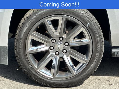 Used 2019 Chevrolet Suburban Premier RWD image 28
