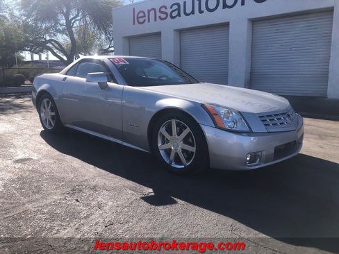 Used 2004 Cadillac XLR image 2
