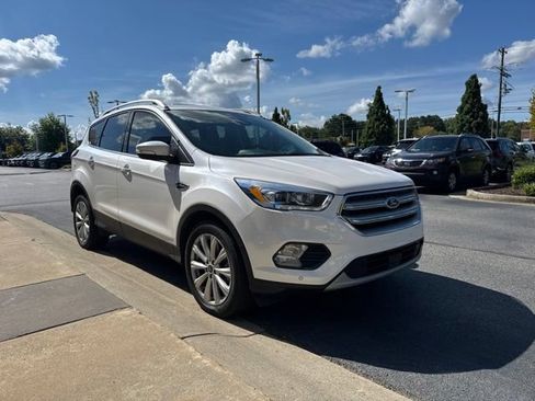 Used 2018 Ford Escape Titanium w/ Ford Safe & Smart Package FWD image 7