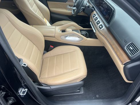 Used 2024 Mercedes-Benz GLE 350 4MATIC w/ Driver Assistance Package image 35