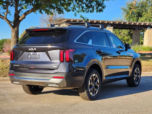New 2026 Kia Sorento S image 5