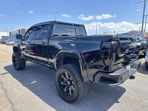 Used 2024 GMC Sierra 1500 AT4 w/ Technology Package AWD/4WD image 9