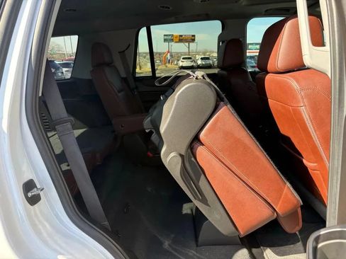 Used 2019 Chevrolet Tahoe Premier w/ Premier Plus Edition AWD/4WD image 20