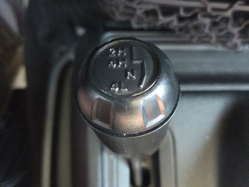 Used 2017 Jeep Wrangler Sport image 18