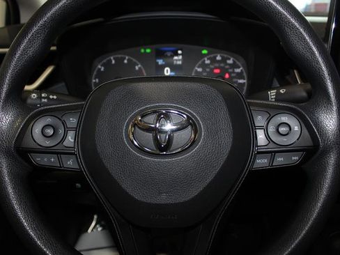 Used 2025 Toyota Corolla LE FWD image 15